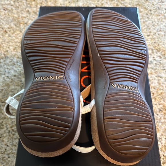Vionic sandals - Picture 4 of 5